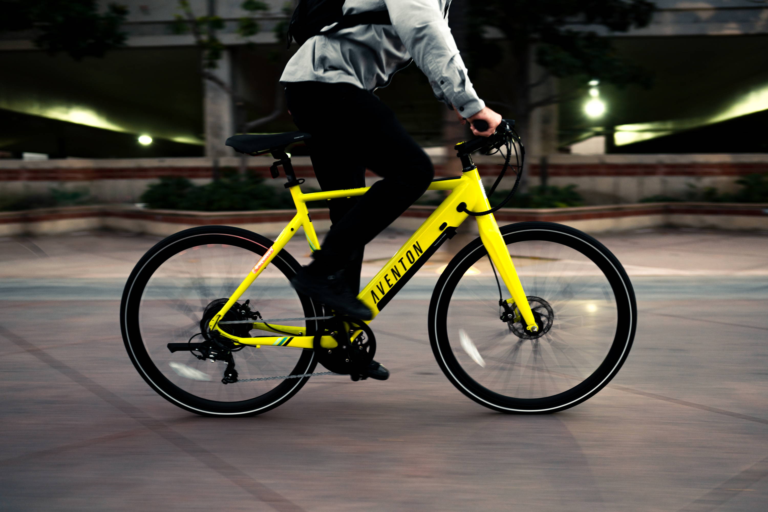 Aventon vs KBO: Comparing Aventon Soltera to the KBO Hurricane