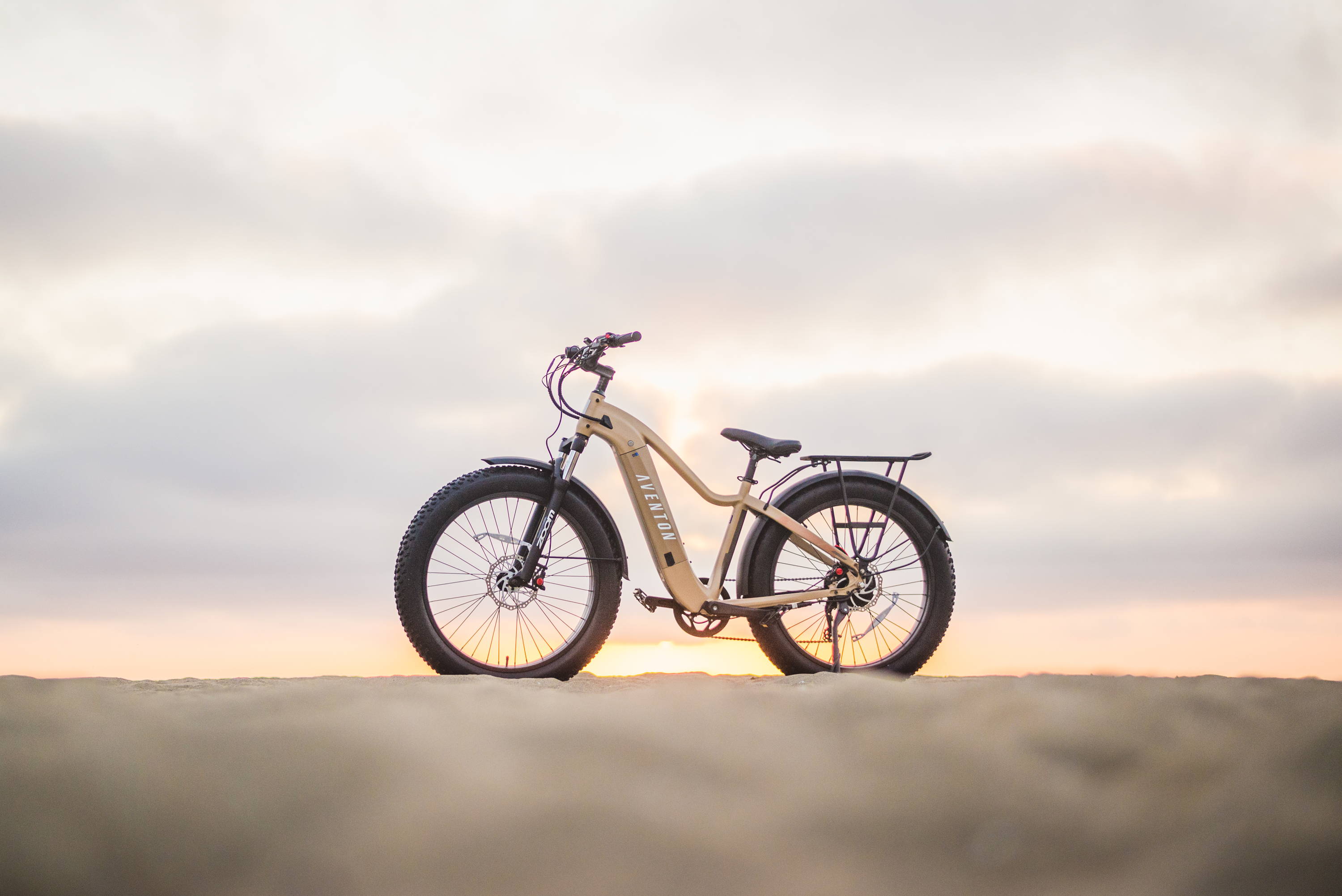 Aventon vs Juiced: Comparing Aventon Aventure to Juiced RipCurrent