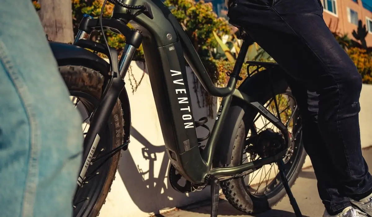 Aventon vs Magnum Electric Bikes 2025